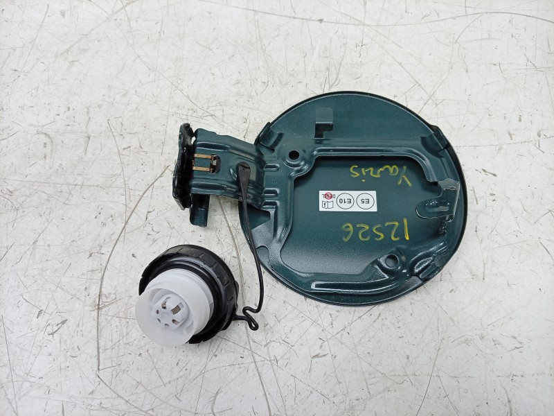 Recambio de tapa exterior combustible para toyota yaris (_p21_, _pa1_, _ph1_) 1.5 hybrid (mxph10) referencia OEM IAM  77350K0020