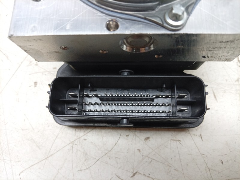 Recambio de abs para toyota yaris (_p21_, _pa1_, _ph1_) 1.5 hybrid (mxph10) referencia OEM IAM  44050K0181 