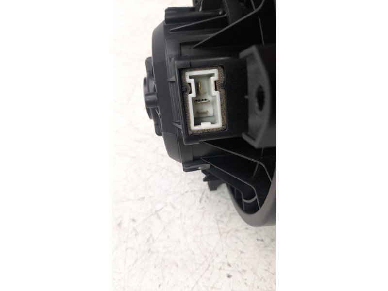 Recambio de ventilador calefaccion para ssangyong rexton limited 4x4 referencia OEM IAM 6911336500  