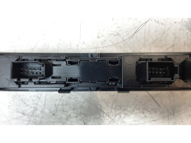 Recambio de warning para volkswagen t-cross 1.0 tsi referencia OEM IAM 2GM927132Q  
