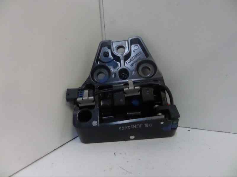 Recambio de cerradura puerta delantera derecha para renault megane ii coupe/cabrio luxe privilege referencia OEM IAM 8200220672 