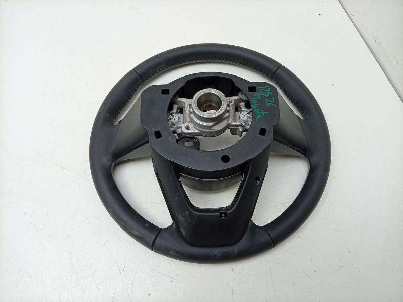 Recambio de volante para toyota yaris (_p21_, _pa1_, _ph1_) 1.5 hybrid (mxph10) referencia OEM IAM 45100K0140C1 45100K0140C1 