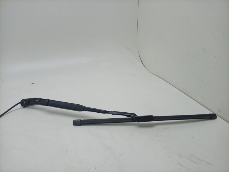 Recambio de brazo limpia delantero derecho para volvo v60 ii cross country (227) d4 awd referencia OEM IAM  W000092558 