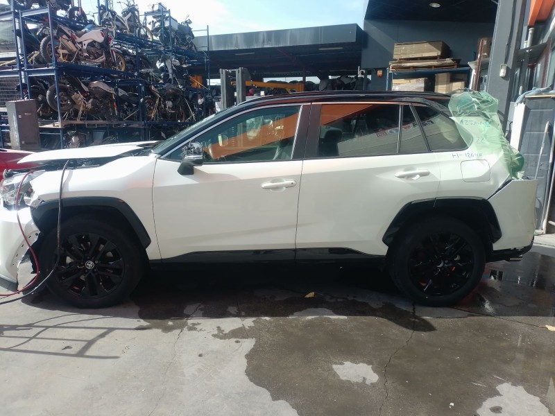 toyota rav 4 v (_a5_, _h5_) del año 2022