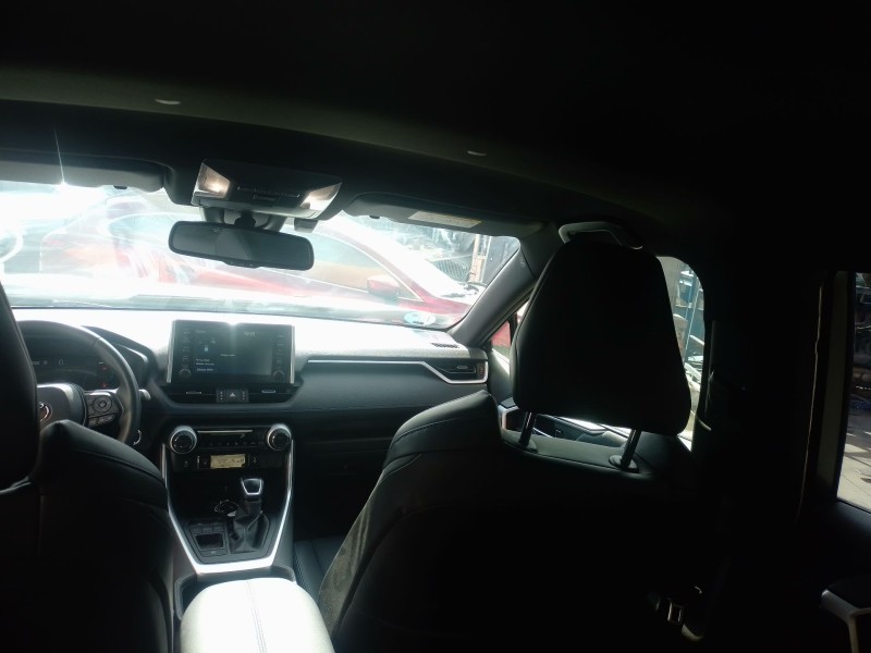 toyota rav 4 v (_a5_, _h5_) del año 2022