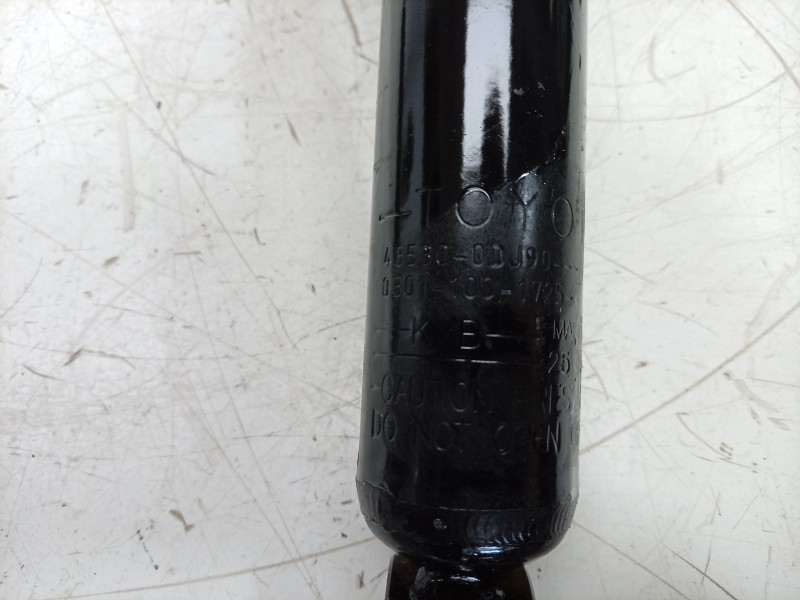 Recambio de amortiguador trasero izquierdo para toyota yaris (_p21_, _pa1_, _ph1_) 1.5 hybrid (mxph10) referencia OEM IAM  48530
