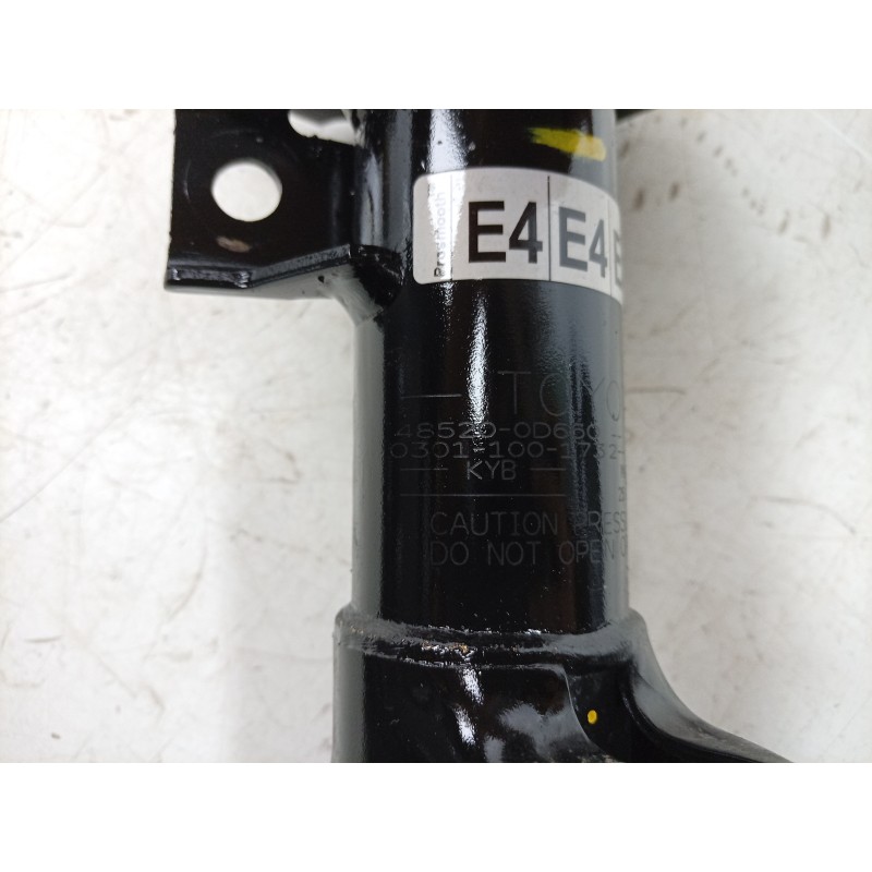 Recambio de amortiguador delantero izquierdo para toyota yaris (_p21_, _pa1_, _ph1_) 1.5 hybrid (mxph10) referencia OEM IAM  485