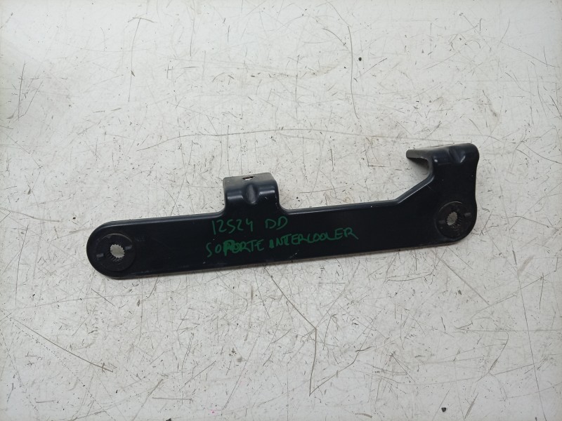 Recambio de soporte radiador para maserati ghibli iii (m157) 3.0 s q4 referencia OEM IAM  670001349 