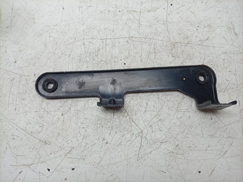 Recambio de soporte radiador para maserati ghibli iii (m157) 3.0 s q4 referencia OEM IAM  670001349 