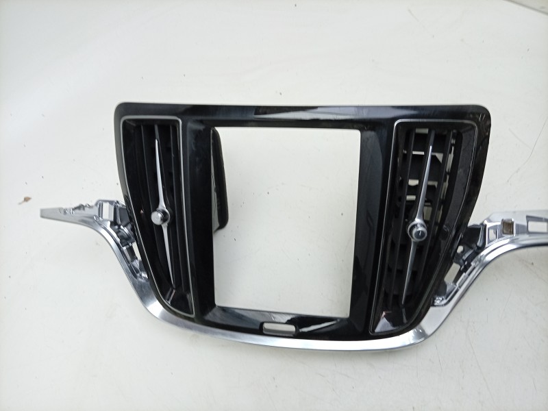 Recambio de aireador central para volvo v60 ii cross country (227) d4 awd referencia OEM IAM  31477274 