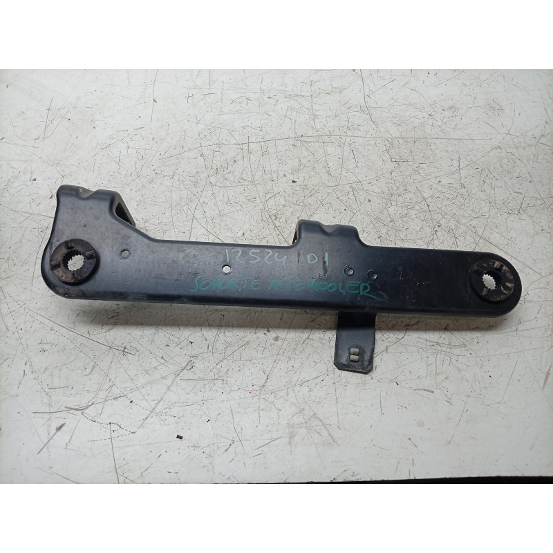 Recambio de soporte radiador para maserati ghibli iii (m157) 3.0 s q4 referencia OEM IAM  670001348 