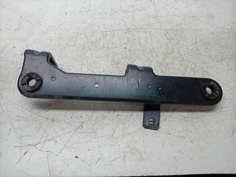 Recambio de soporte radiador para maserati ghibli iii (m157) 3.0 s q4 referencia OEM IAM  670001348 