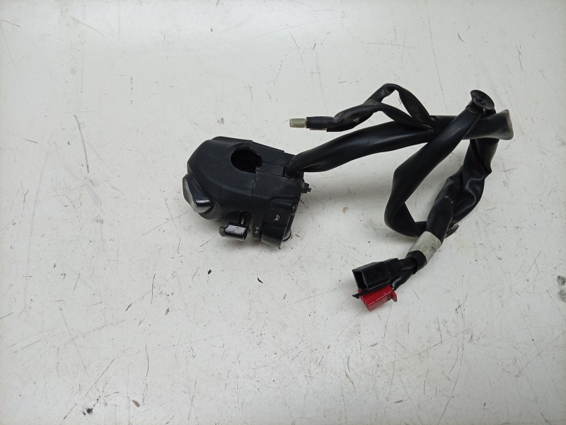 Recambio de piña luces izquierda para yamaha x-max x-max 300 (sh14) referencia OEM IAM  B74H39630000 