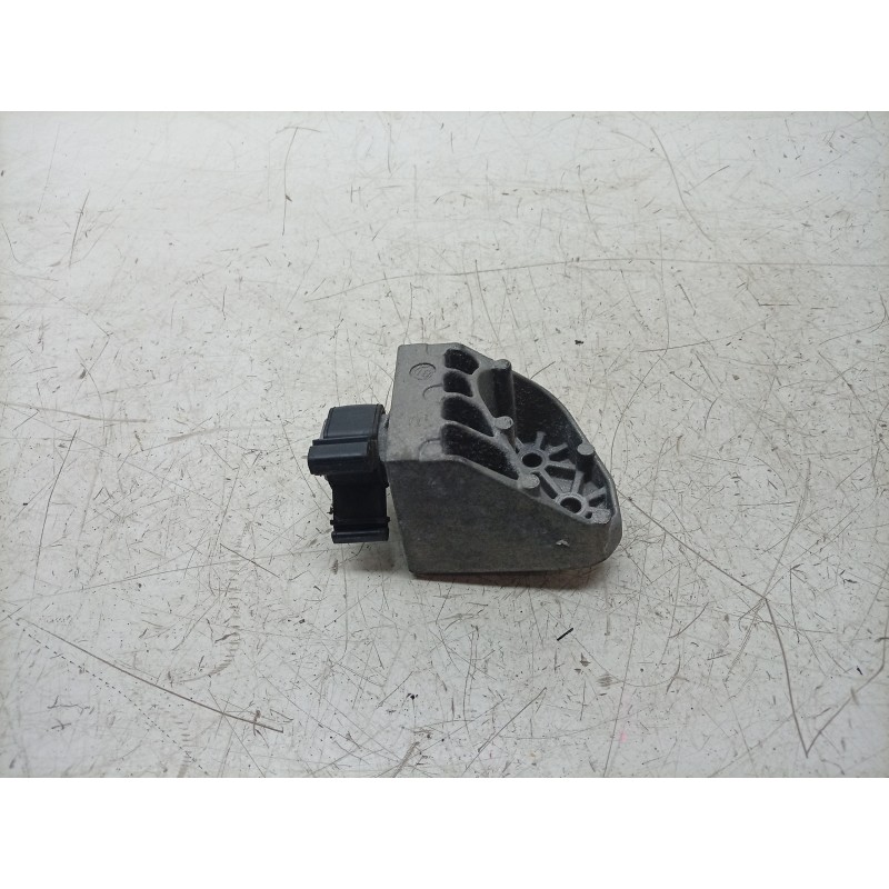 Recambio de soporte radiador para maserati ghibli iii (m157) 3.0 s q4 referencia OEM IAM  670001323 