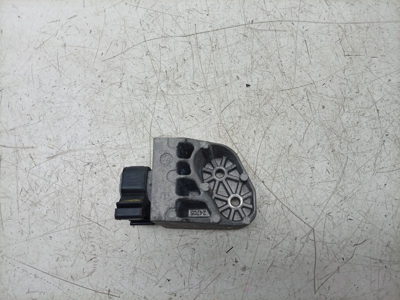Recambio de soporte radiador para maserati ghibli iii (m157) 3.0 s q4 referencia OEM IAM  670001323 