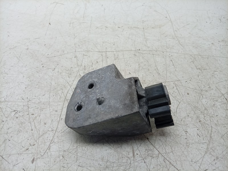 Recambio de soporte radiador para maserati ghibli iii (m157) 3.0 s q4 referencia OEM IAM  670001323 