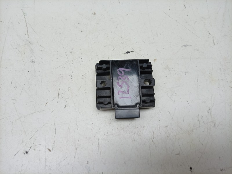 Recambio de regulador de corriente para yamaha x-max x-max 300 (sh14) referencia OEM IAM  2GSH19600100 