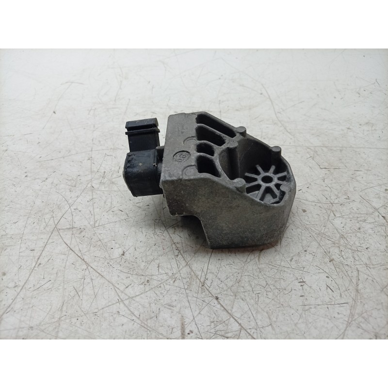 Recambio de soporte radiador para maserati ghibli iii (m157) 3.0 s q4 referencia OEM IAM  670001324 