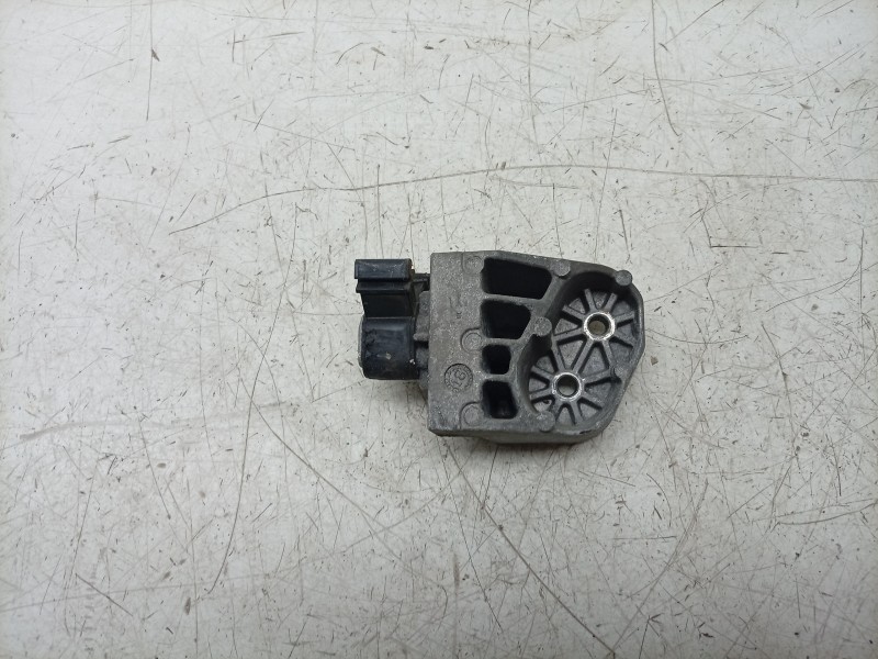 Recambio de soporte radiador para maserati ghibli iii (m157) 3.0 s q4 referencia OEM IAM  670001324 
