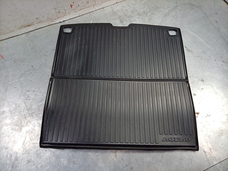 Recambio de alfombra maletero para volvo v60 ii cross country (227) d4 awd referencia OEM IAM  32353880 