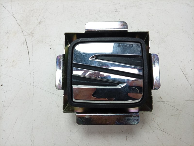 Recambio de maneta exterior porton para seat ibiza iv (6j5, 6p1) 1.4 tdi referencia OEM IAM  6J0827565E 