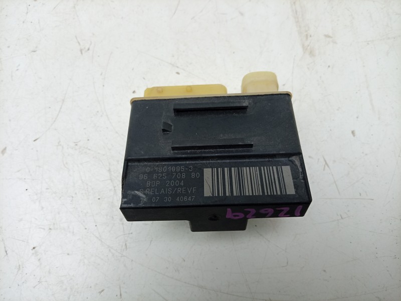 Recambio de caja precalentamiento para peugeot 308 ii (lb_, lp_, lw_, lh_, l3_) 1.5 bluehdi 130 referencia OEM IAM  9662570880 