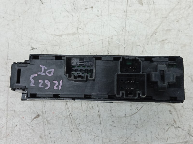 Recambio de mando elevalunas delantero izquierdo para ford transit courier b460 furgoneta/monovolumen 1.5 tdci referencia OEM IA