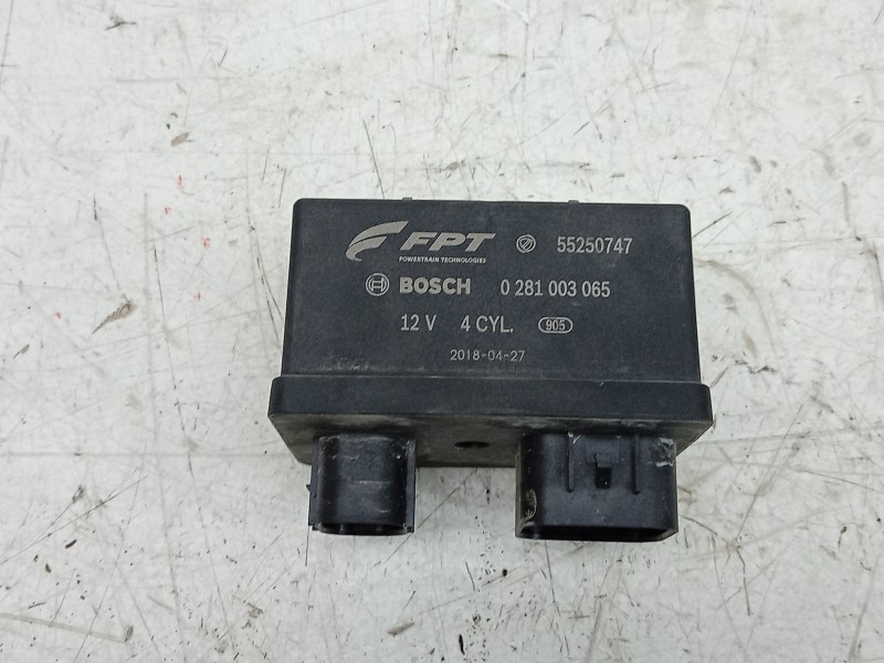 Recambio de caja precalentamiento para jeep renegade suv (bu, b1, bv) 1.6 crd referencia OEM IAM 0281003065 55250747 