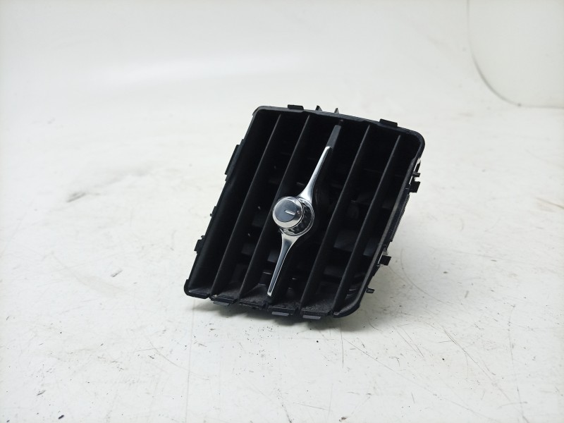 Recambio de aireador derecho para volvo v60 ii cross country (227) d4 awd referencia OEM IAM  31477876 