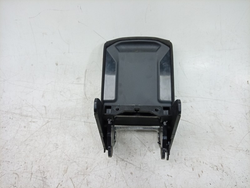 Recambio de apoyabrazos central para volkswagen t-roc (a11, d11) 1.0 tsi referencia OEM IAM  2GA864207DKB 