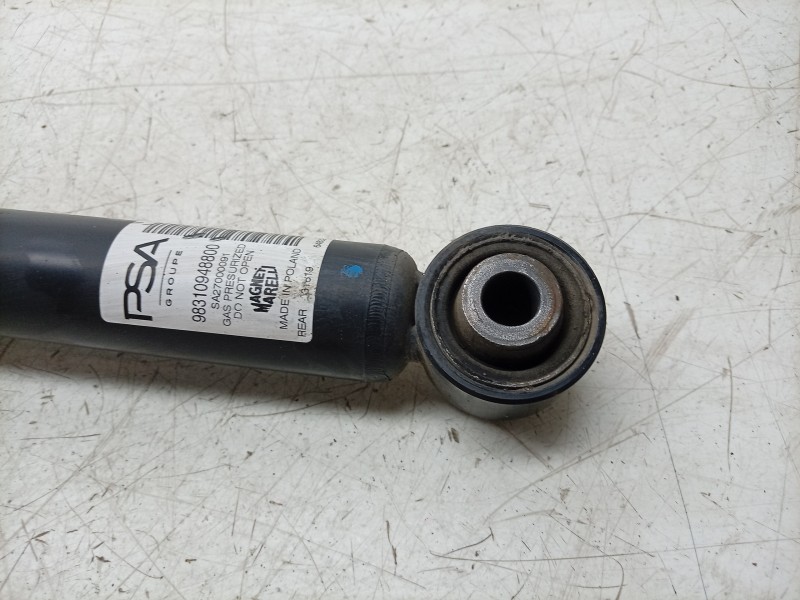 Recambio de amortiguador trasero derecho para ds ds 3 / ds 3 crossback (ur_, uc_, uj_) 1.5 bluehdi 100 referencia OEM IAM  98329