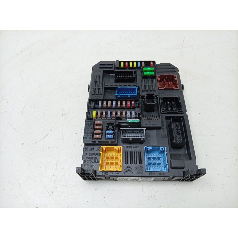 Recambio de caja reles / fusibles para ds ds 3 / ds 3 crossback (ur_, uc_, uj_) 1.5 bluehdi 100 referencia OEM IAM  9830707780 