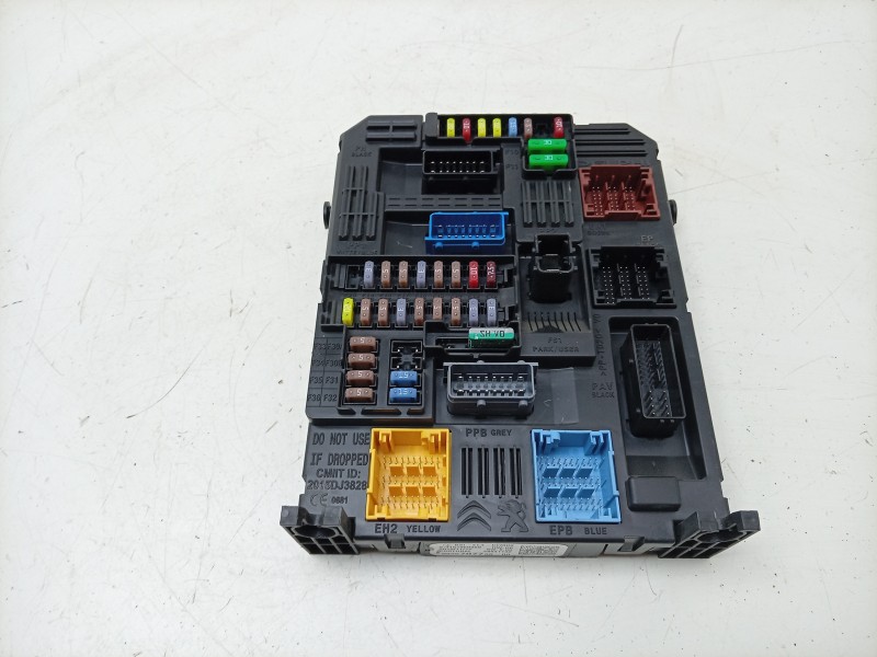 Recambio de caja reles / fusibles para ds ds 3 / ds 3 crossback (ur_, uc_, uj_) 1.5 bluehdi 100 referencia OEM IAM  9830707780 