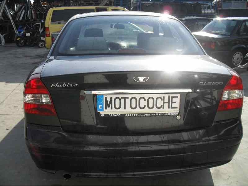 daewoo nubira berlina del año 2000