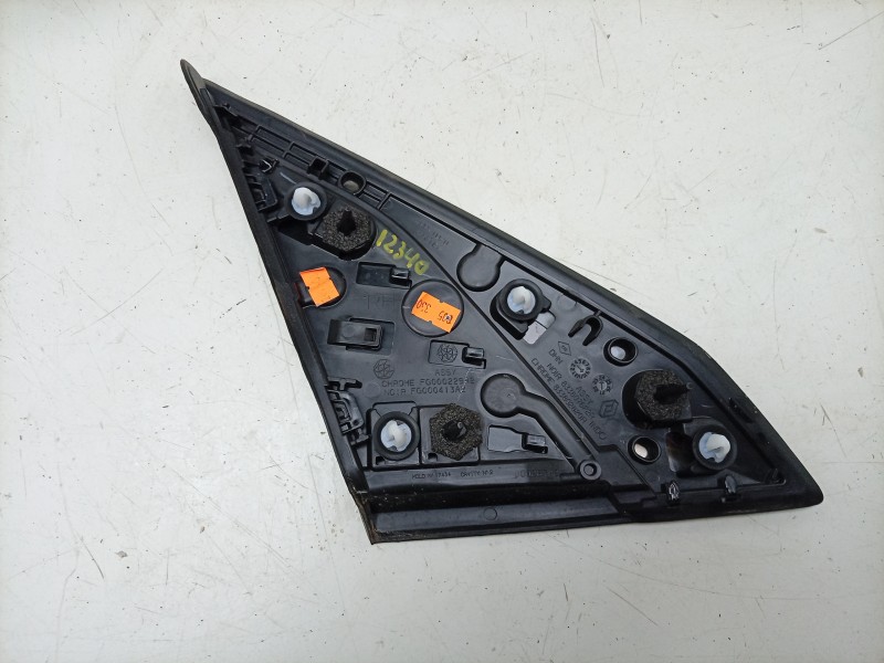 Recambio de moldura para renault rafale rafale referencia OEM IAM  833807622R 