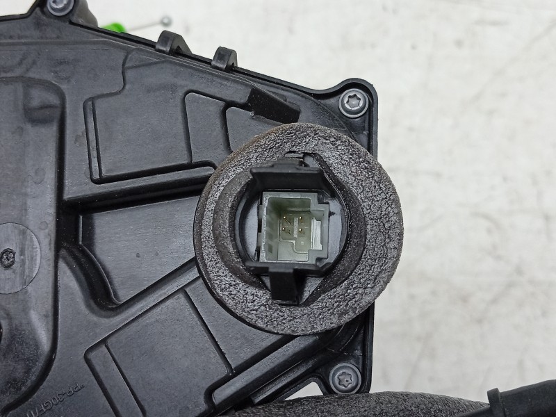 Recambio de cerradura puerta trasera izquierda para renault rafale rafale referencia OEM IAM  825037650R 