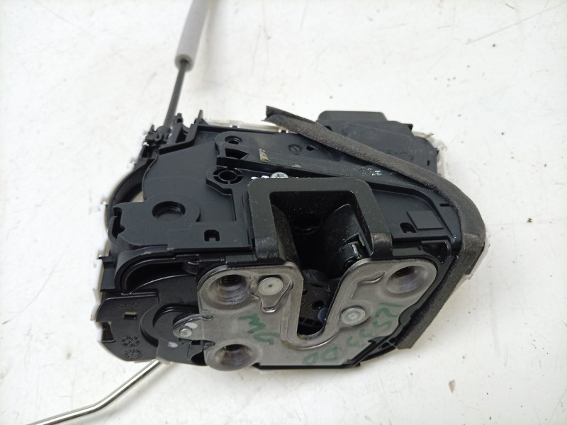 Recambio de cerradura puerta delantera derecha para mg zs suv (azs1) 1.5 vti referencia OEM IAM  10640588 