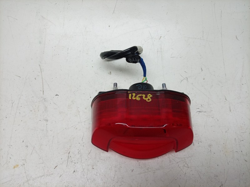 Recambio de piloto trasero central para honda cb (501cc - ) cb 650 r (rh08, rh02) referencia OEM IAM  33701MKND51 
