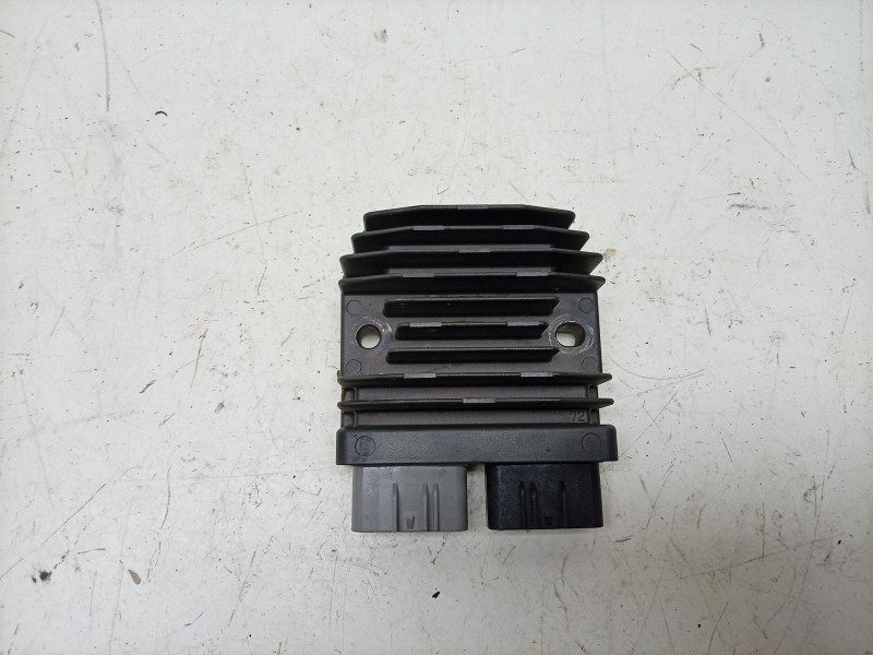 Recambio de regulador de corriente para honda cb (501cc - ) cb 650 r (rh08, rh02) referencia OEM IAM  FH027AA 31600MKND51