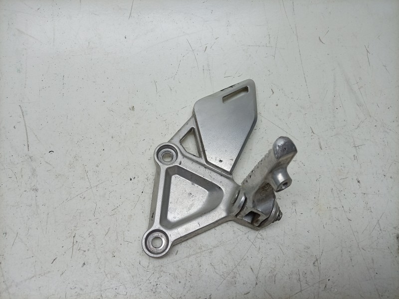 Recambio de estribera izquierda para honda cb (501cc - ) cb 650 r (rh08, rh02) referencia OEM IAM  50700MKND50 
