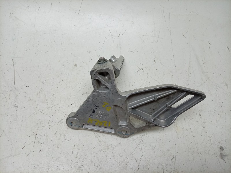 Recambio de estribera izquierda para honda cb (501cc - ) cb 650 r (rh08, rh02) referencia OEM IAM  50700MKND50 