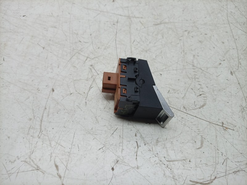 Recambio de mando elevalunas delantero derecho para ds ds 3 / ds 3 crossback (ur_, uc_, uj_) 1.5 bluehdi 100 referencia OEM IAM 