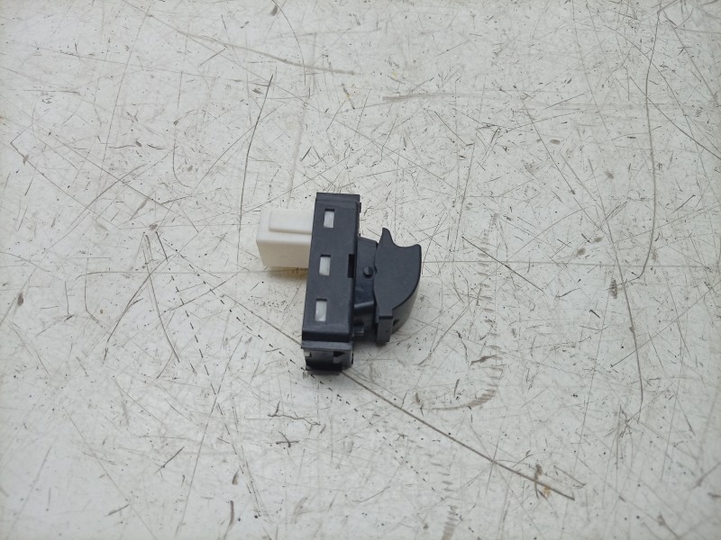 Recambio de mando elevalunas trasero izquierdo para ds ds 3 / ds 3 crossback (ur_, uc_, uj_) 1.5 bluehdi 100 referencia OEM IAM 