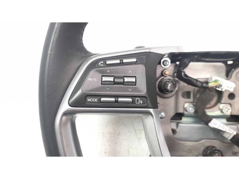 Recambio de volante para ssangyong rexton limited 4x4 referencia OEM IAM 4601136050  
