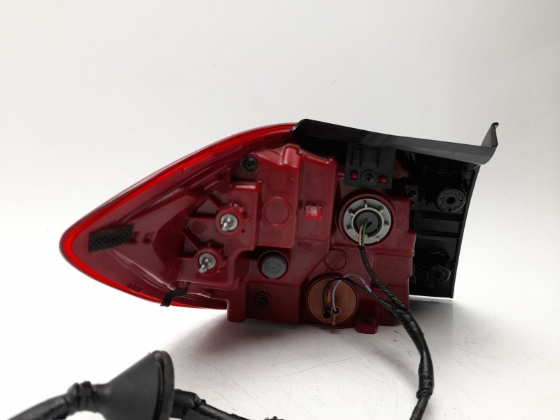 Recambio de piloto trasero derecho para hyundai i30 (pde, pd, pden) 1.0 t-gdi referencia OEM IAM  92402G4500 