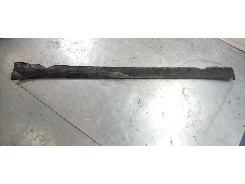 Recambio de estribos laterales para tesla model 3 ev referencia OEM IAM  108982800D TS3001404