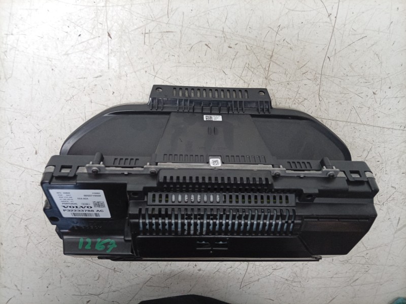 Recambio de cuadro instrumentos para volvo v60 ii cross country (227) d4 awd referencia OEM IAM  P32233788 