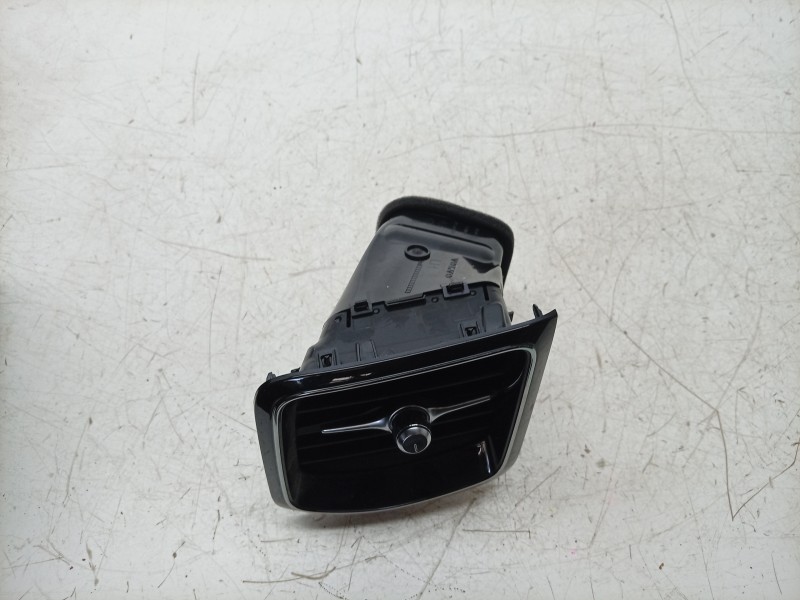 Recambio de aireador izquierdo para volvo v60 ii cross country (227) d4 awd referencia OEM IAM  31477875 