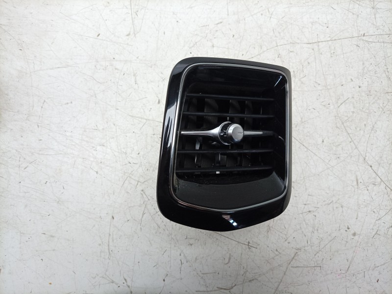 Recambio de aireador izquierdo para volvo v60 ii cross country (227) d4 awd referencia OEM IAM  31477875 