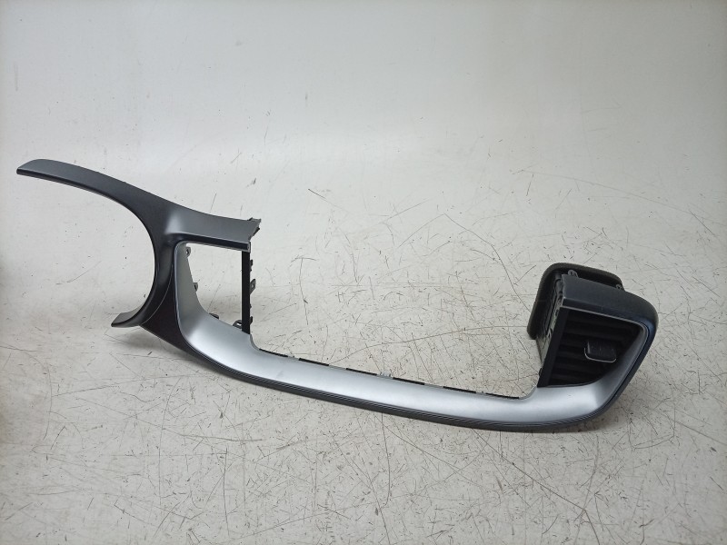 Recambio de aireador central derecho para kia xceed (cd) 1.6 gdi hybrid referencia OEM IAM  97420J7AA0 